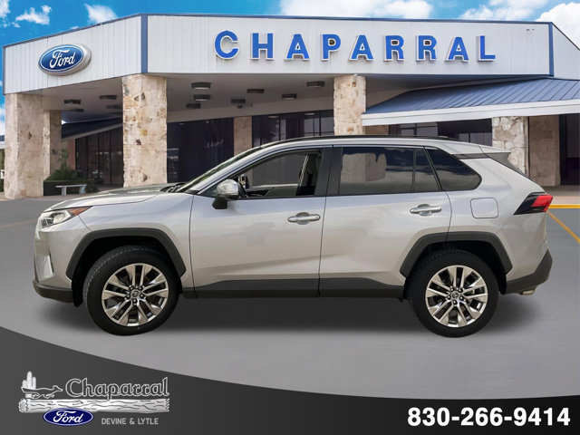 Used 2019 Toyota RAV4 Limited w/ Cold Weather Package FWD image 3