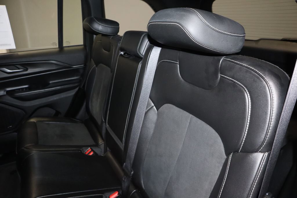 Used 2023 Jeep Grand Cherokee Altitude image 22