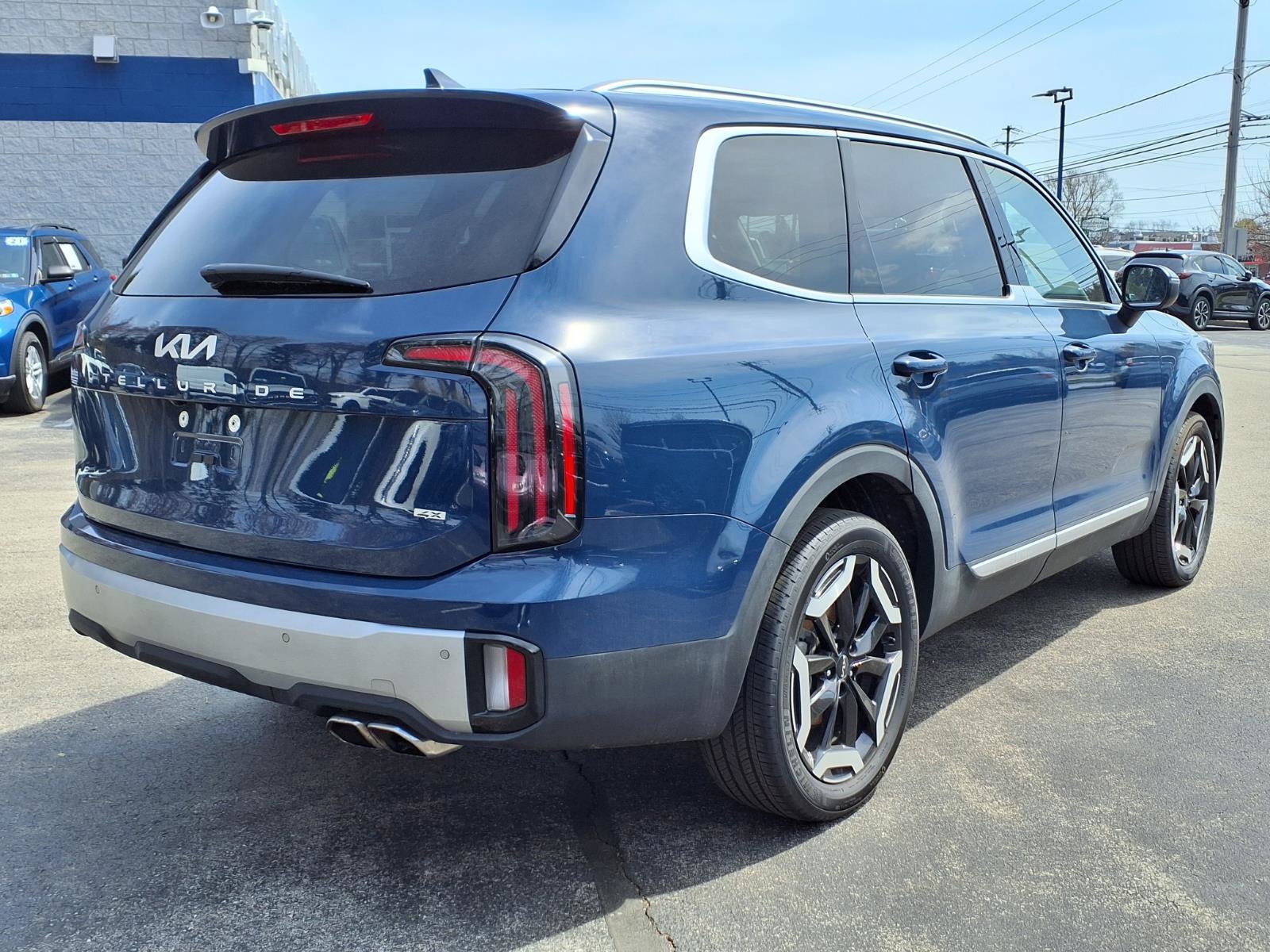 Used 2024 Kia Telluride EX image 5