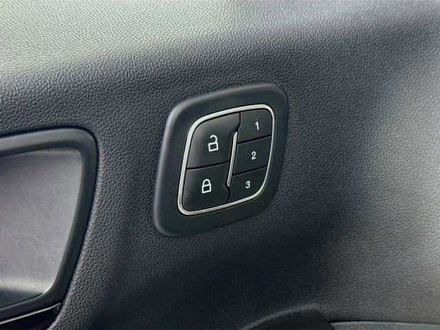 Certified 2022 Ford Escape SEL w/ SEL Stealth AWD Package image 34