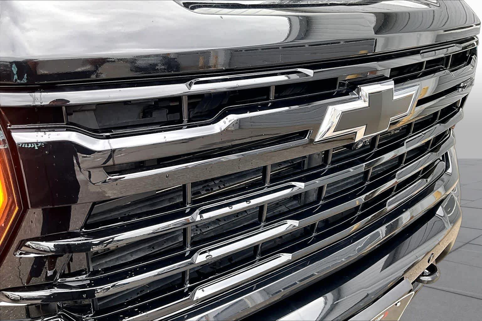 Used 2024 Chevrolet Silverado 2500 LTZ w/ LTZ Plus Package AWD/4WD image 30