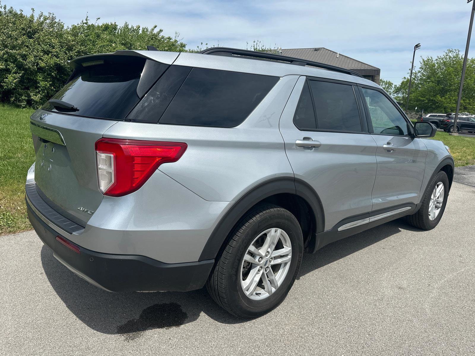 Certified 2023 Ford Explorer XLT w/ Equipment Group 202A AWD/4WD image 5