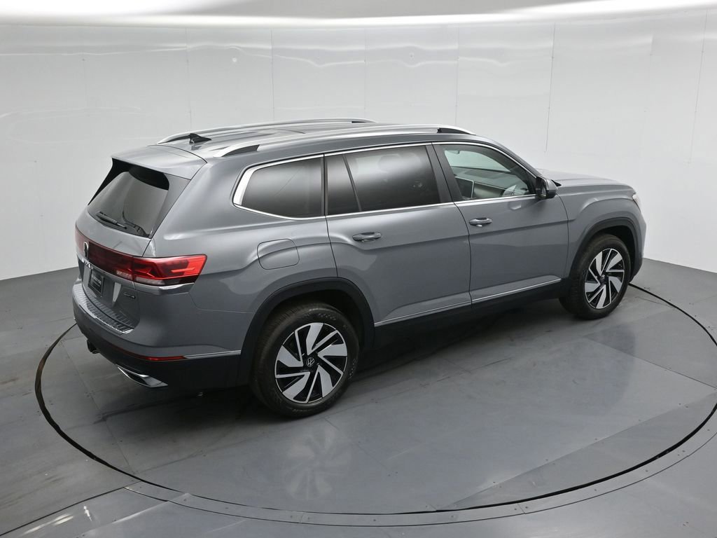 Used 2025 Volkswagen Atlas SEL AWD/4WD image 14