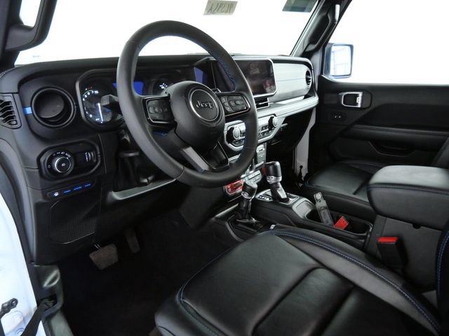 Used 2024 Jeep Wrangler Unlimited Rubicon 4xe AWD/4WD image 16