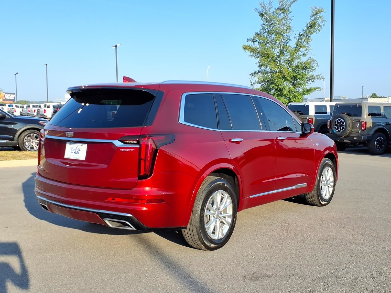 Used 2024 Cadillac XT6 Luxury FWD image 3
