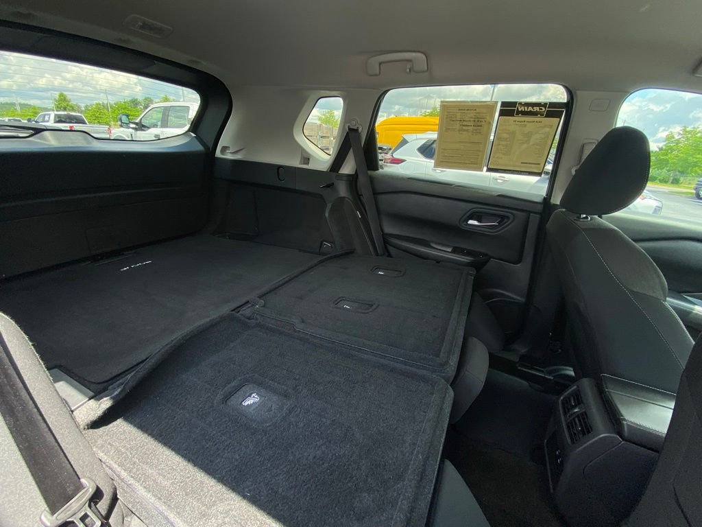 Used 2024 Nissan Rogue SV AWD/4WD image 27