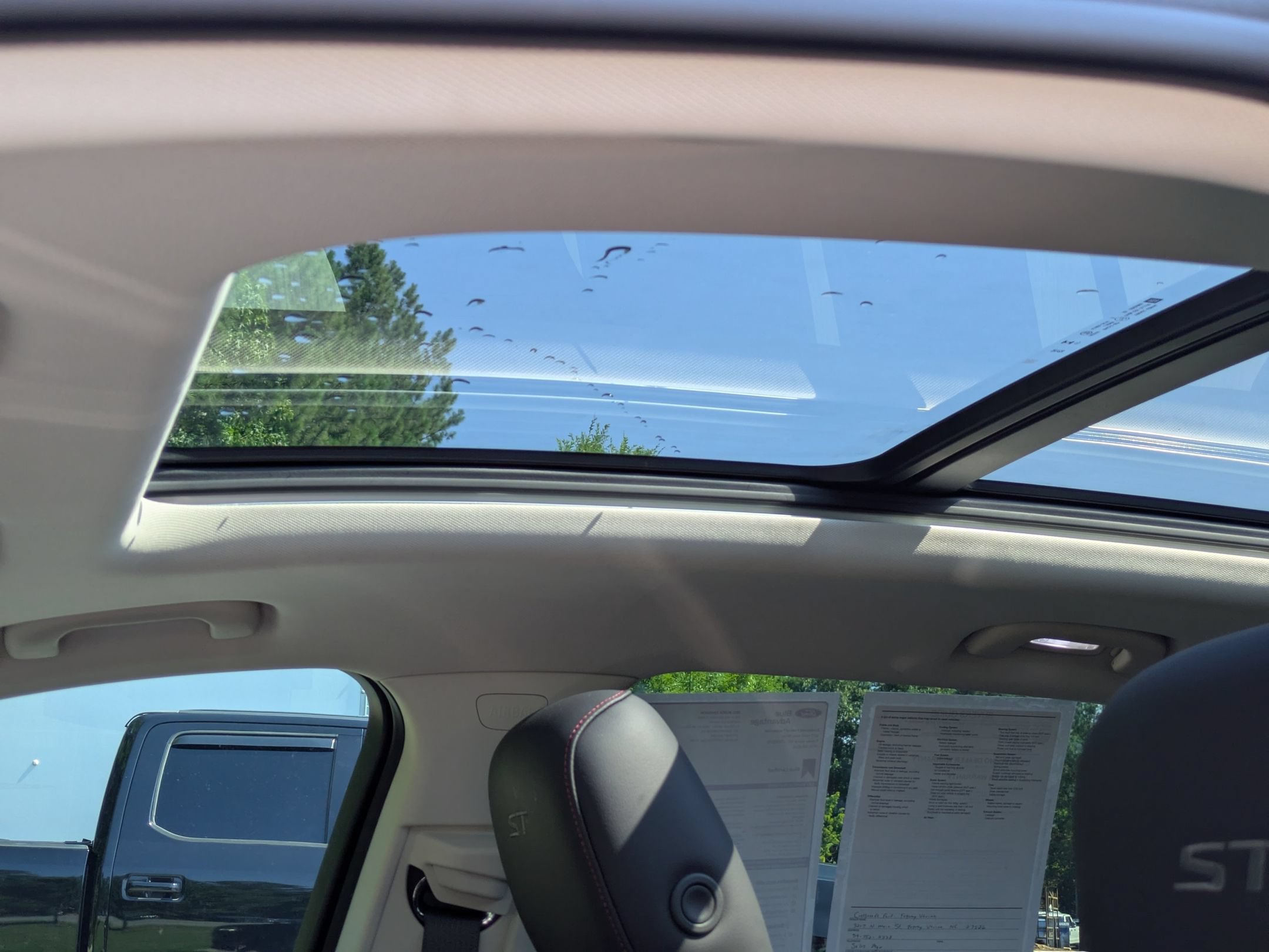Used 2023 Buick Envision Essence w/ Technology Package I AWD/4WD image 15