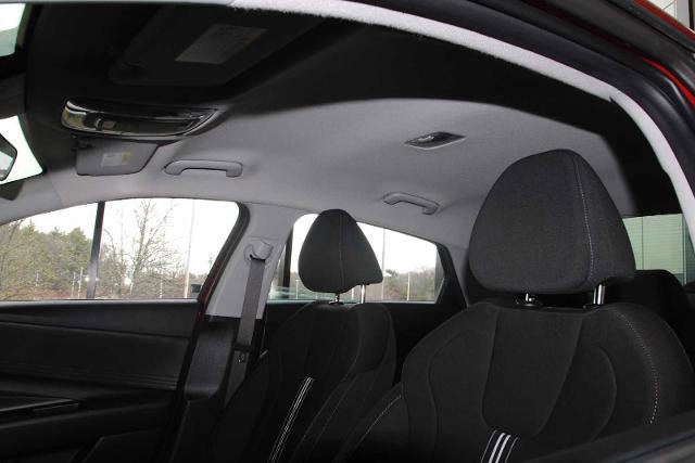 Used 2024 Hyundai Elantra Blue FWD image 29