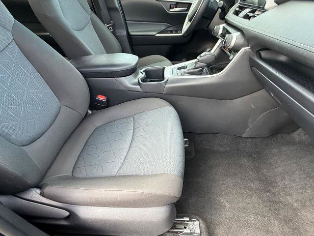 Used 2025 Toyota RAV4 XLE AWD/4WD image 10