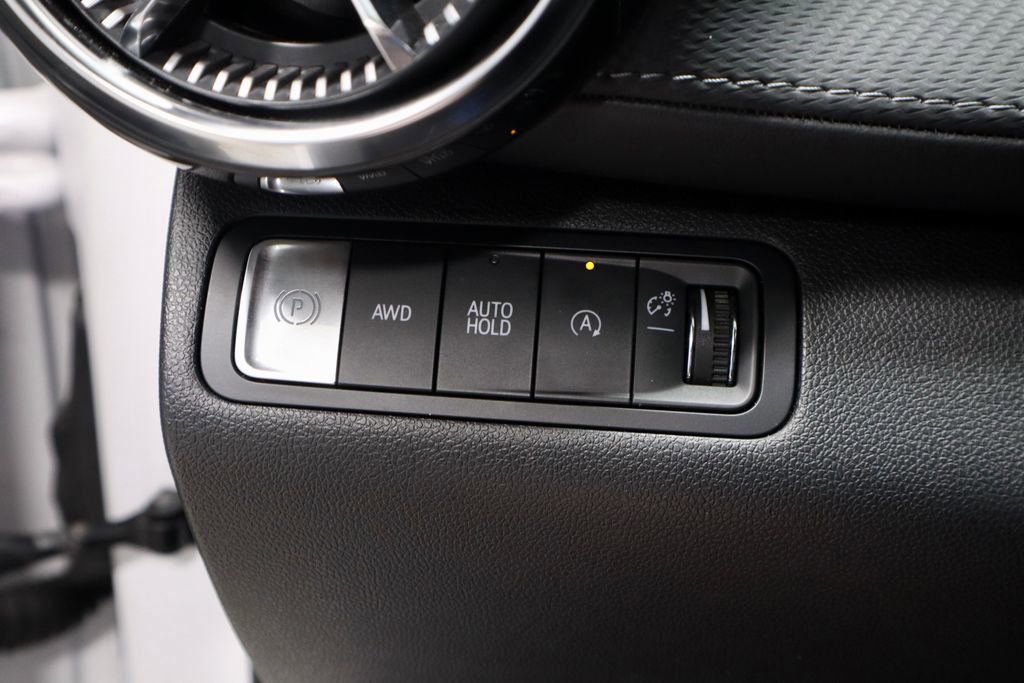 Used 2025 Chevrolet Equinox LT AWD/4WD image 28