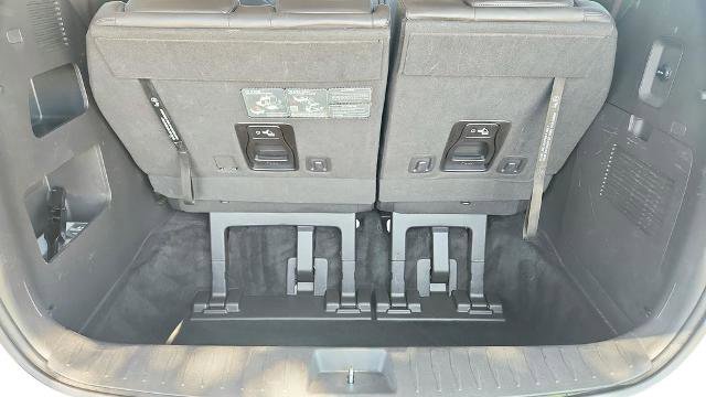 Used 2024 Kia Carnival LX image 30