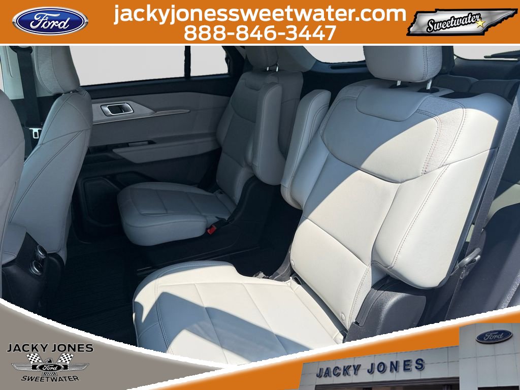 Certified 2025 Ford Explorer Active w/ Active Comfort Package RWD image 11