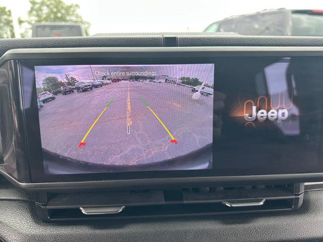 Used 2025 Jeep Wrangler Unlimited Sport AWD/4WD image 17