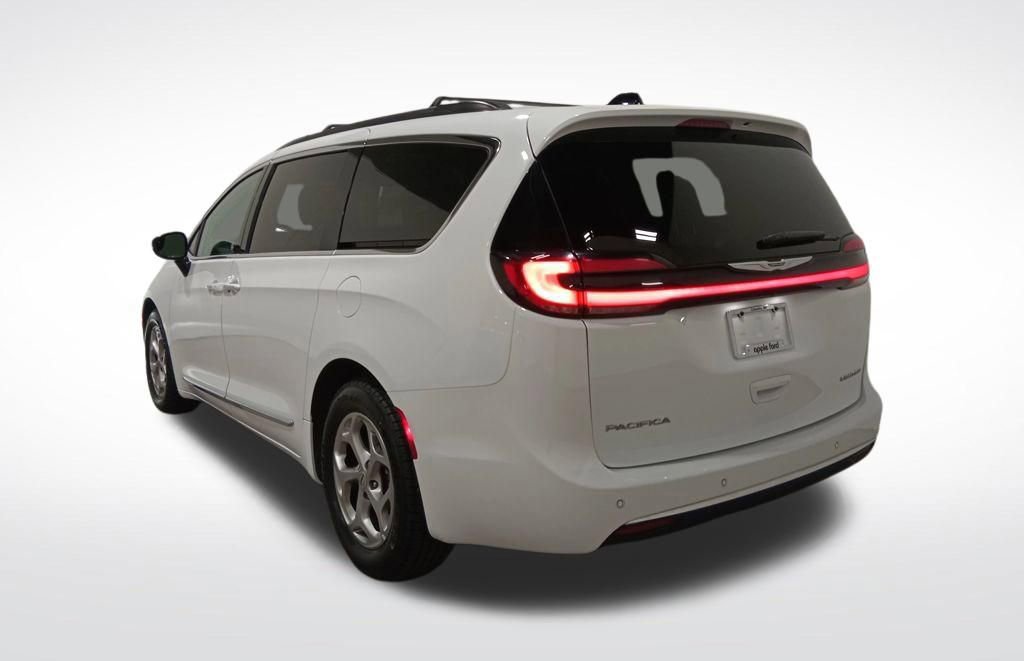 Used 2023 Chrysler Pacifica Limited image 6