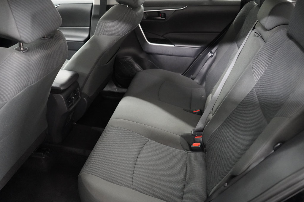 Used 2025 Toyota RAV4 LE AWD/4WD image 20