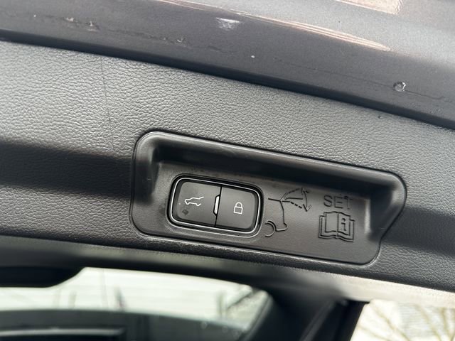 Certified 2022 Ford Explorer XLT w/ Equipment Group 202A image 45