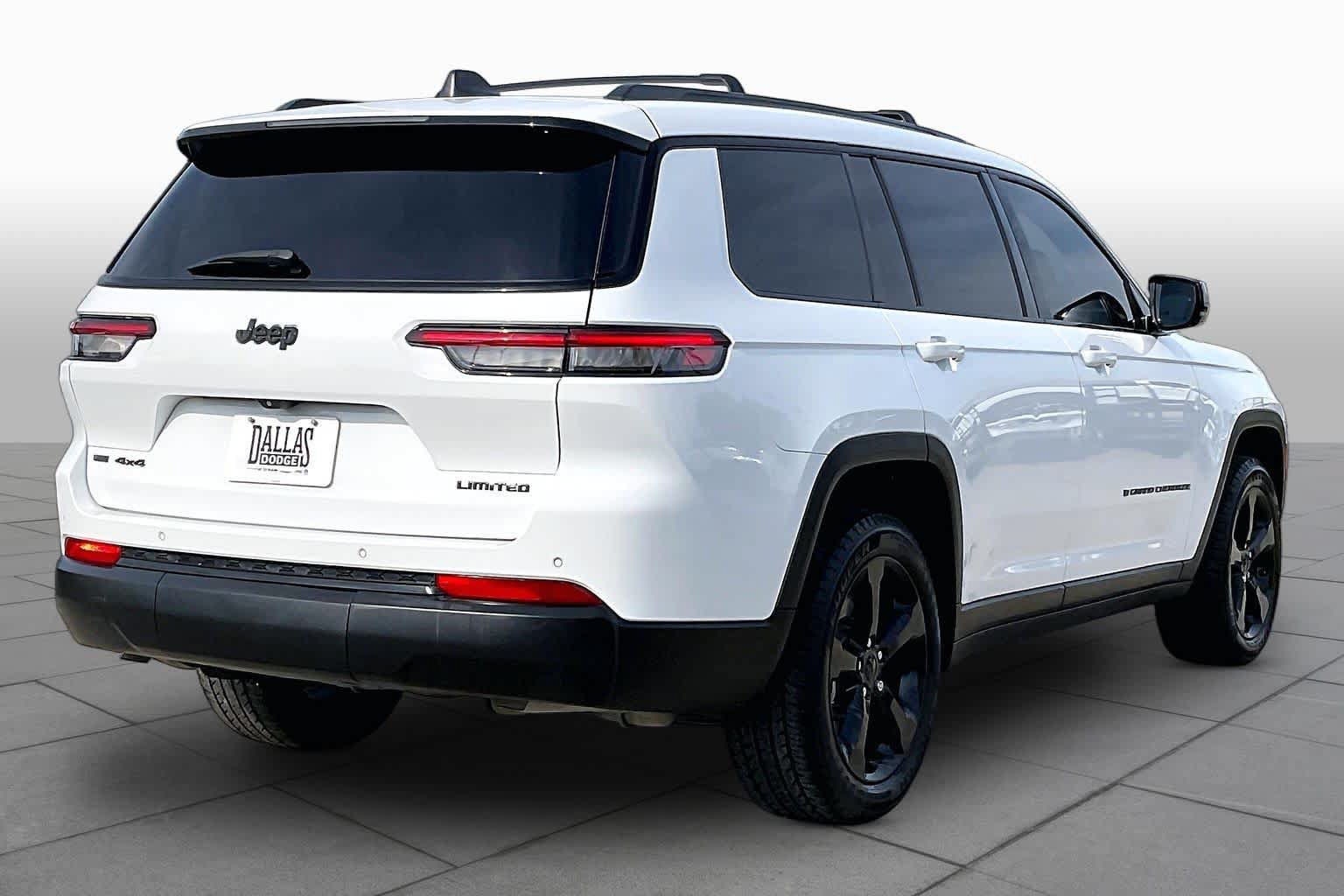 Used 2022 Jeep Grand Cherokee L Limited w/ Black Appearance Package AWD/4WD image 13