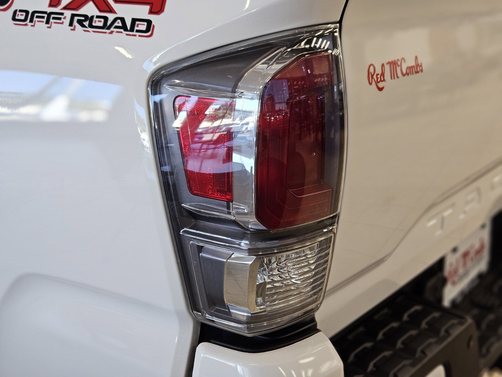 Used 2021 Toyota Tacoma TRD Off-Road w/ Technology Package image 9