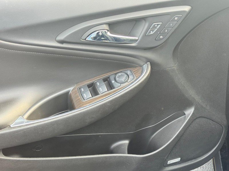 Used 2022 Chevrolet Malibu Premier FWD image 54