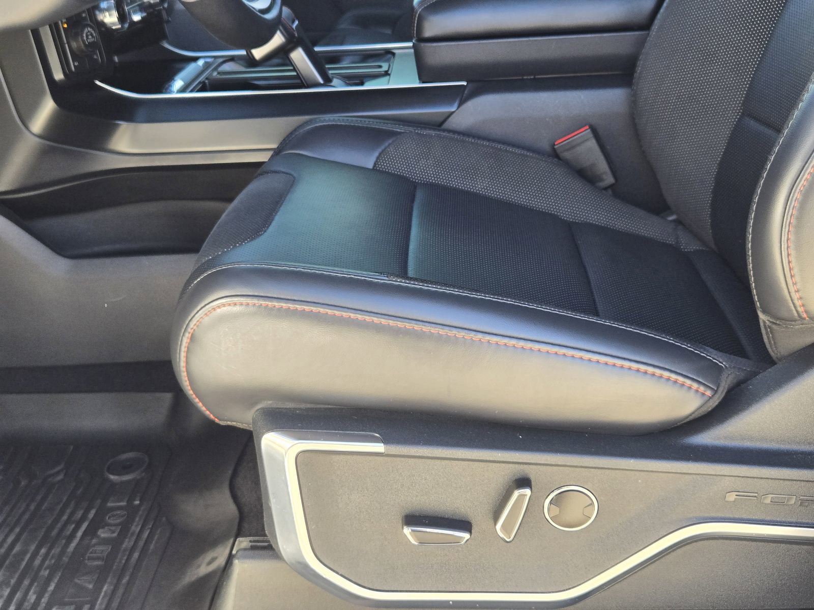 Certified 2025 Ford F150 Raptor image 26