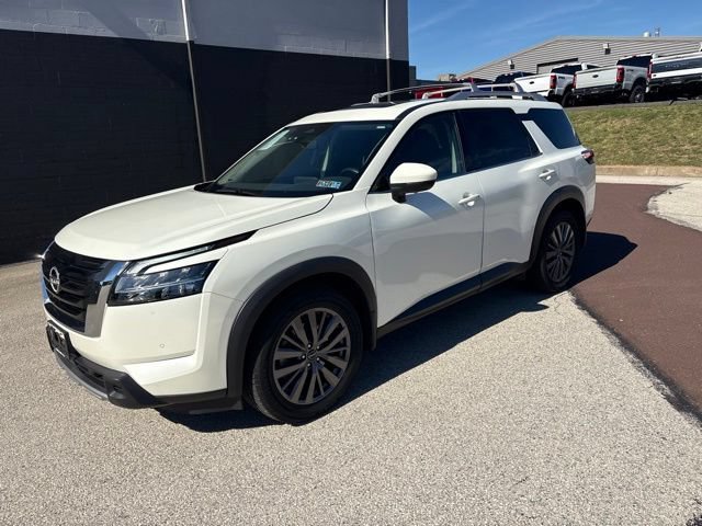 Used 2024 Nissan Pathfinder SL w/ SL Premium Package AWD/4WD image 7