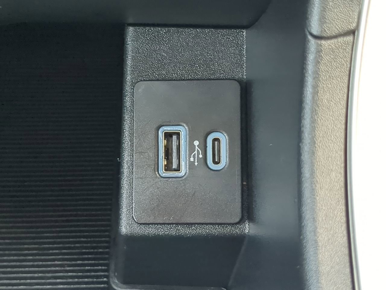 Certified 2024 Ford Edge SEL image 21