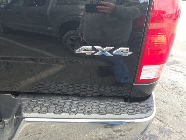 Used 2021 RAM 1500 Classic SLT image 12