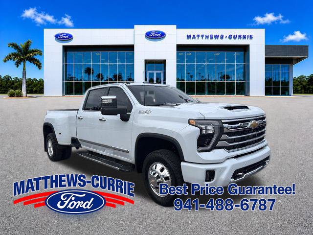 Used 2026 Chevrolet Silverado 3500 High Country w/ High Country Premium Package AWD/4WD image 1