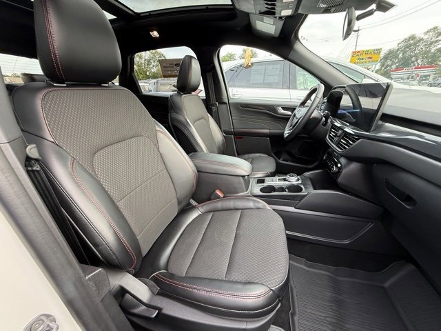 Certified 2024 Ford Escape ST-Line w/ Tech Pack #1 image 15
