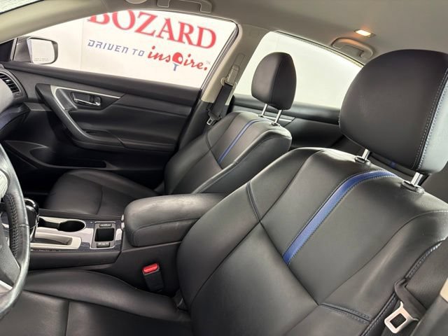 Used 2018 Nissan Altima 2.5 SR w/ SR Midnight Edition FWD image 11