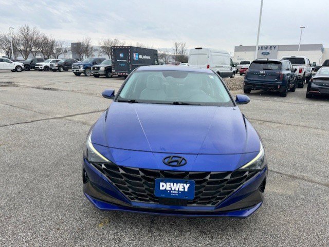 Used 2023 Hyundai Elantra Limited w/ Cargo Package FWD image 8