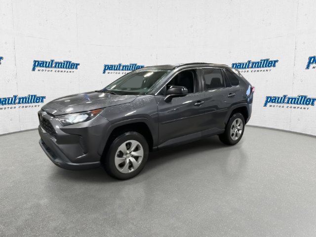 Used 2021 Toyota RAV4 LE FWD image 5