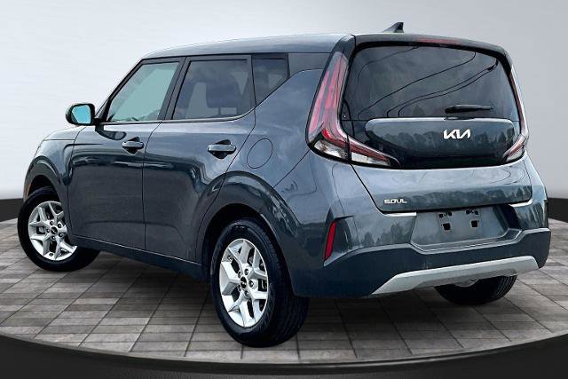 Used 2024 Kia Soul LX w/ Option Group 015 FWD image 2
