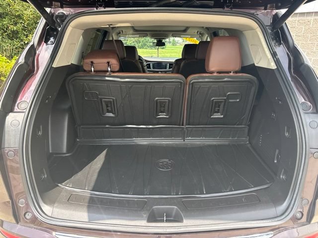 Used 2021 Buick Enclave Avenir w/ Avenir Technology Package AWD/4WD image 12