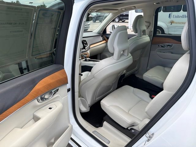 Used 2022 Volvo XC90 T6 Momentum AWD/4WD image 18