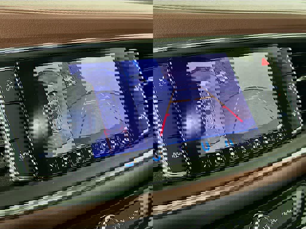 Used 2021 Buick Enclave Avenir w/ Avenir Technology Package image 28