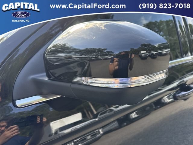 Certified 2025 Ford Expedition Active AWD/4WD image 12