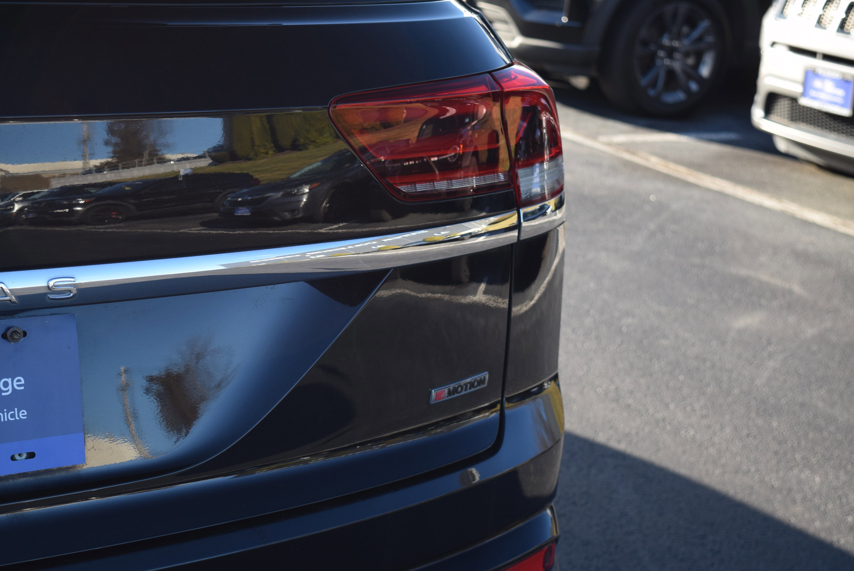 Used 2020 Volkswagen Atlas Cross Sport SEL image 17