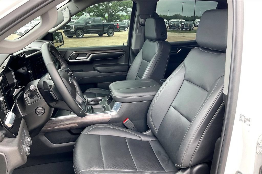 Used 2024 Chevrolet Silverado 1500 LTZ w/ LPO, Dark Essentials Package AWD/4WD image 18
