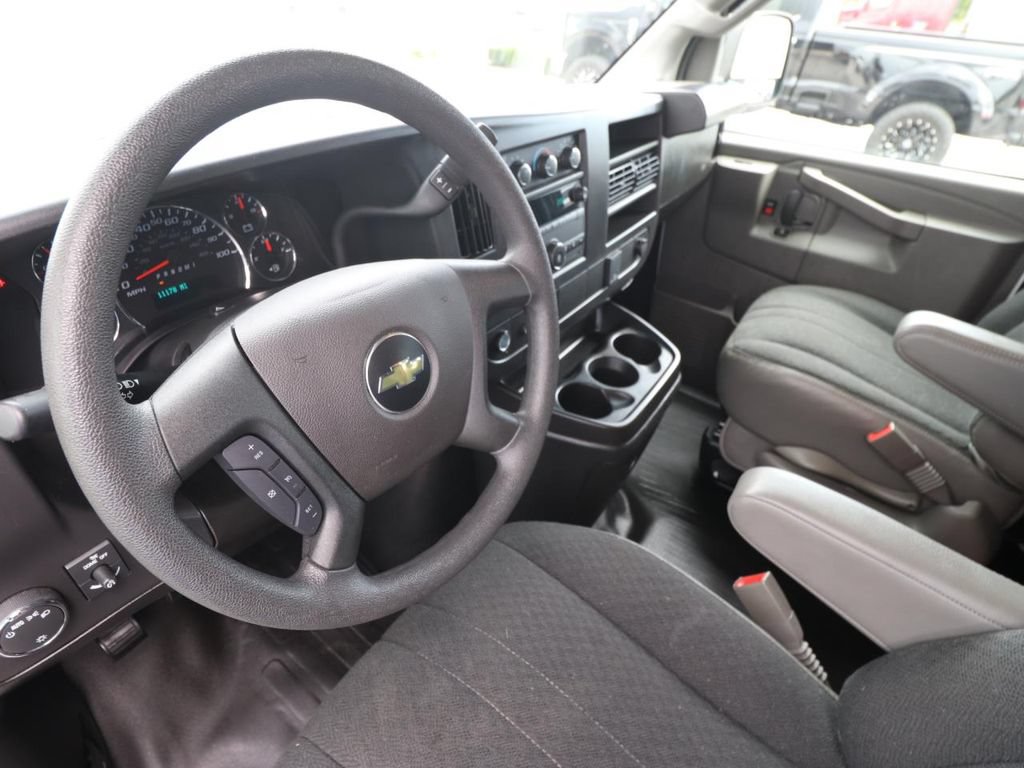 Used 2024 Chevrolet Express 2500 w/ Driver Convenience Package RWD image 6