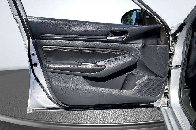 Used 2022 Nissan Altima 2.5 SR FWD image 23