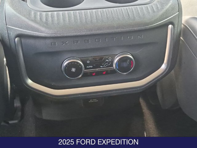 Certified 2025 Ford Expedition Platinum AWD/4WD image 17