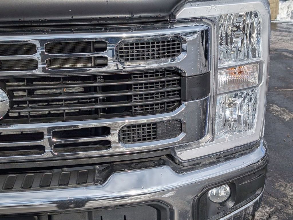 Certified 2025 Ford F350 XLT image 10