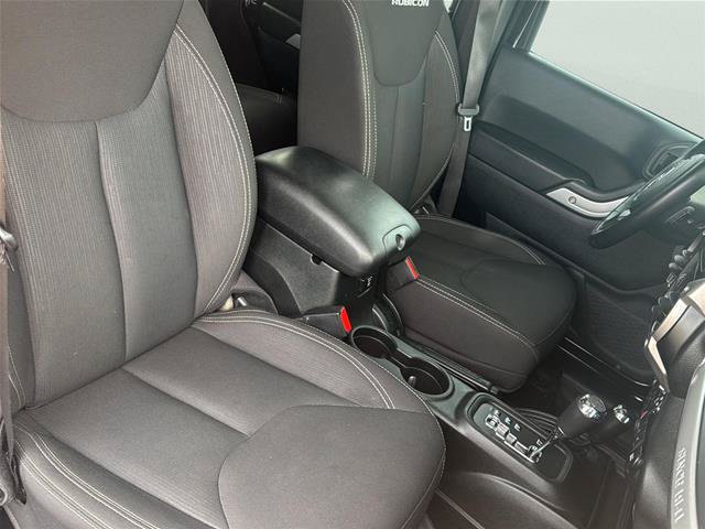 Used 2018 Jeep Wrangler Unlimited Rubicon w/ Connectivity Group AWD/4WD image 14