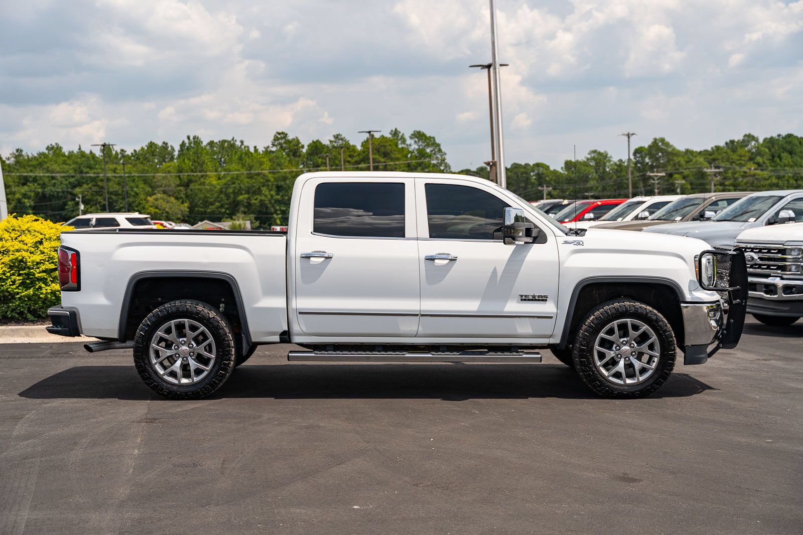 Used 2018 GMC Sierra 1500 SLT w/ Texas SLT Premium Package AWD/4WD image 8