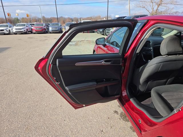 Certified 2017 Ford Fusion SE image 22