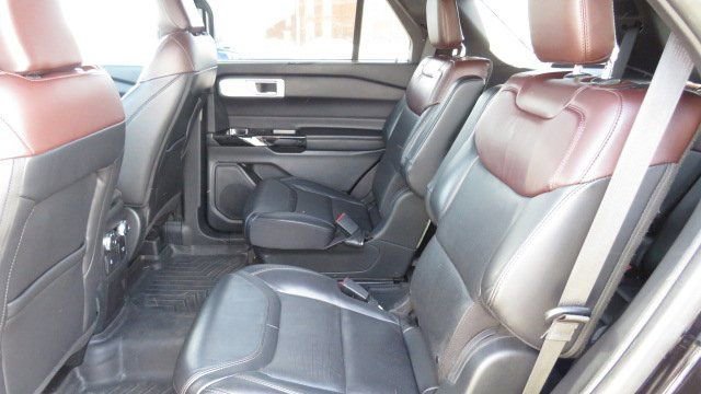 Certified 2022 Ford Explorer Platinum w/ Equipment Group 601A image 11