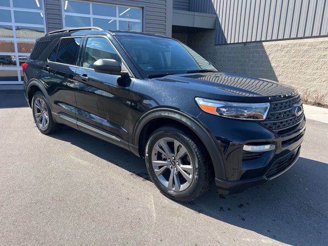 Certified 2021 Ford Explorer XLT w/ Equipment Group 202A image 4