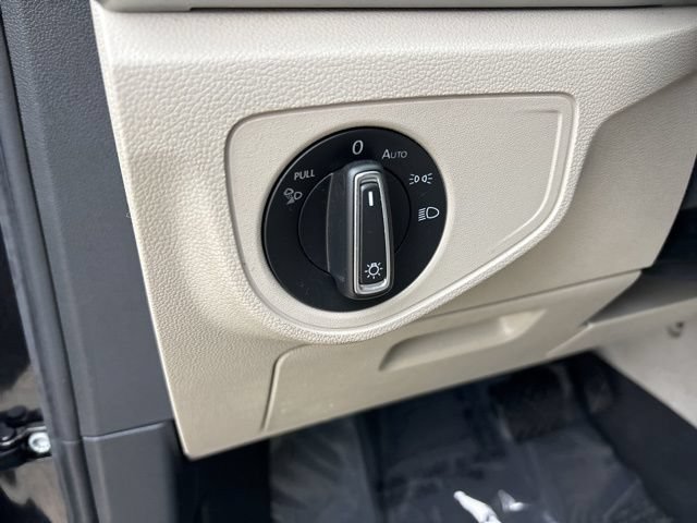 Used 2023 Volkswagen Atlas SE FWD image 16