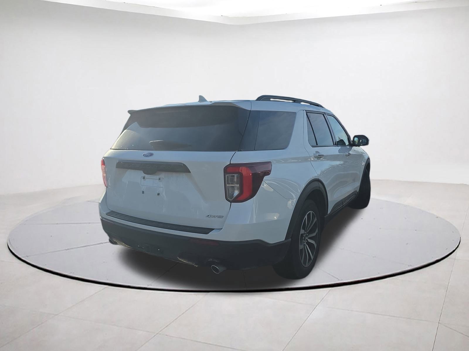 Certified 2022 Ford Explorer ST-Line w/ Class IV Trailer Tow Package image 6